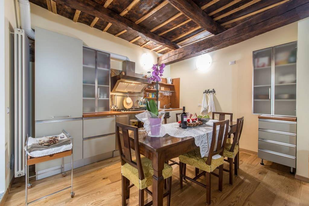 Porta Dipinta House Bergamo Alta Apartment Room photo